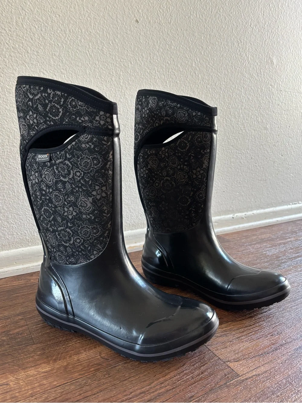 Bogs Women's Plimsoll Quilted Floral Tall Rain Winter Boots Classic Waterproof